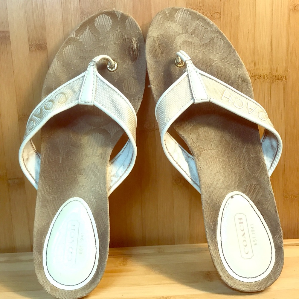 ♻️Authentic Coach Leather Flip Flops Size 8